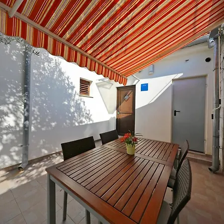 Krolo Apartment *