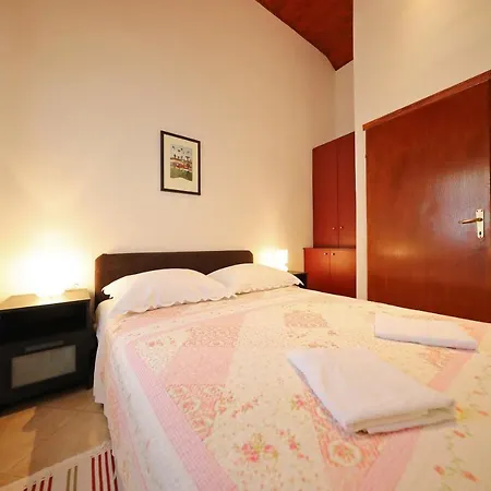 Krolo Apartment *